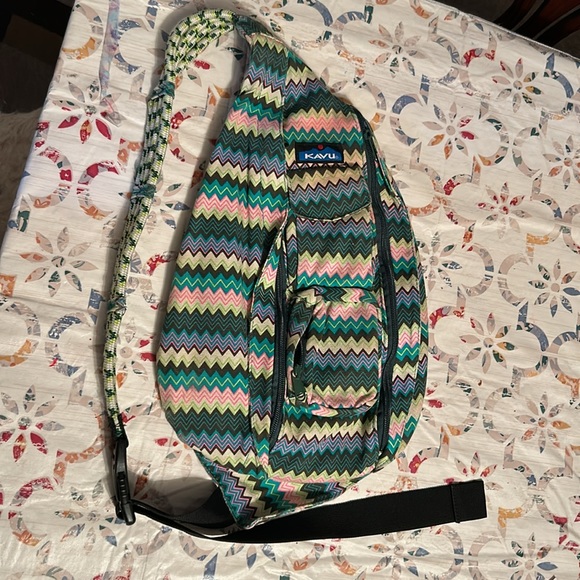 KAVU backpack. - Picture 2 of 9